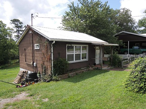 2nd image of 334 White Oak St