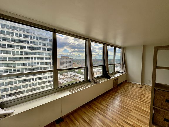 3rd image of 3550 N Lake Shore Dr APT 1925