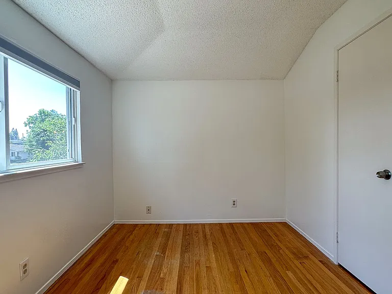 1791 Grace Ave — Photo 12