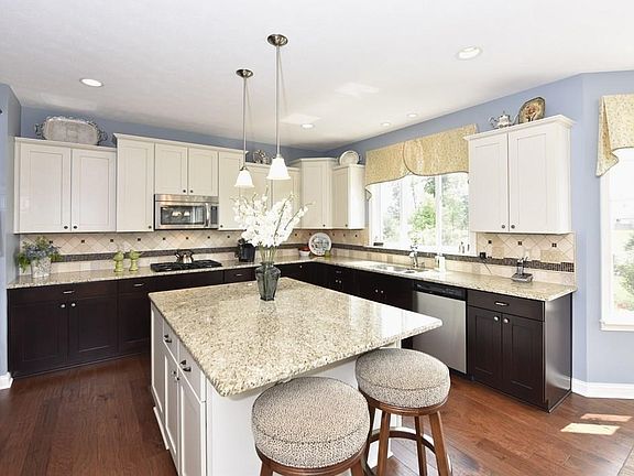 3rd image of 11193 Glen Avon Way