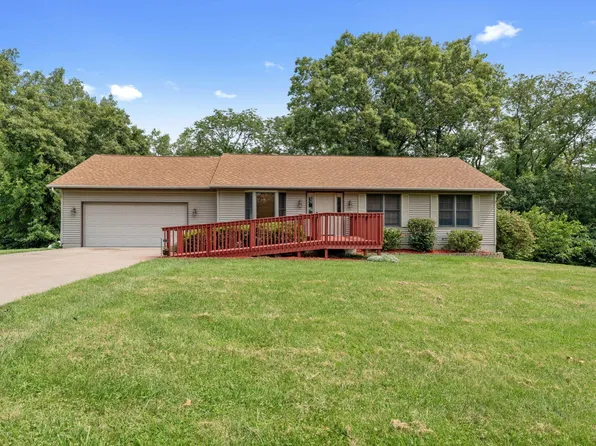 2109 Skylane Rd, Muscatine, IA 52761