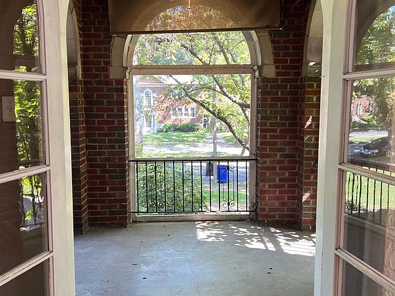 4th image of 7334 Pershing Ave #1