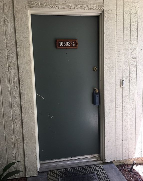 1st image of 10502 Sunland Blvd Unit 4