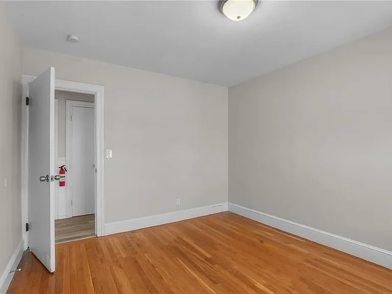 196 Wardlaw Ave — Photo 14