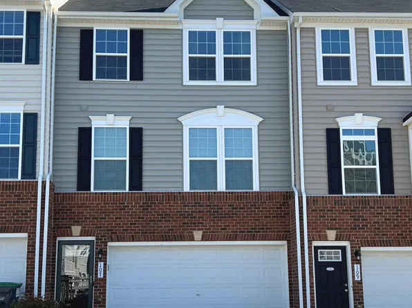 107 Half Moon Way, Fredericksburg, VA 22405