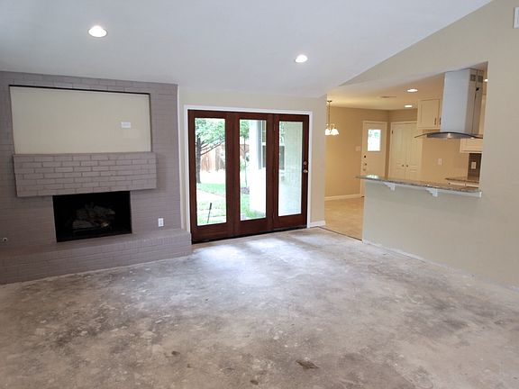 5th image of 3265 Dartmoor Ct