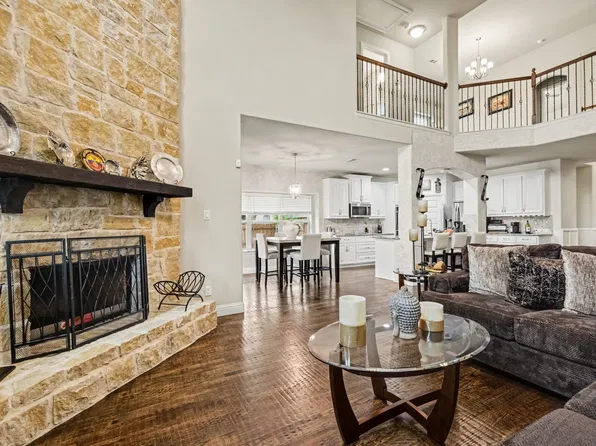 2116 Liriope Ln, Waxahachie, TX 75165