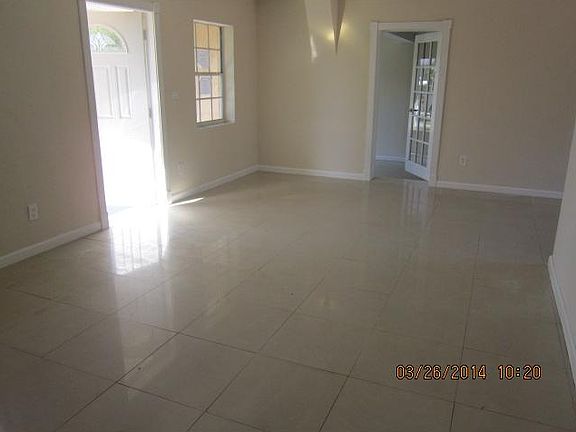 4th image of 10221 Martinique Dr