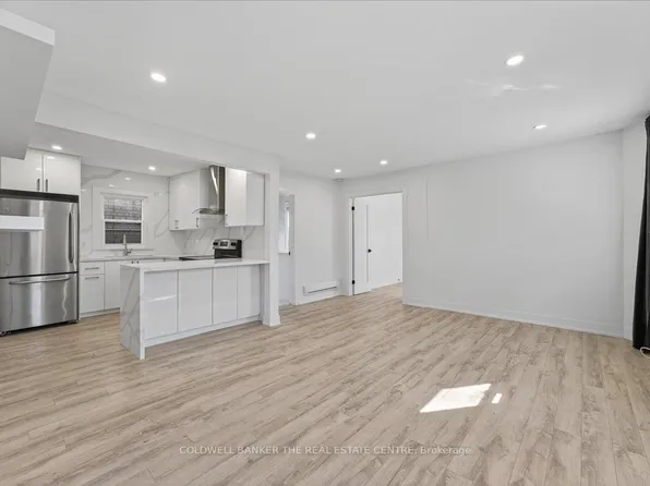 693 Mount Pleasant Rd #201, Toronto, ON M4S 2N4