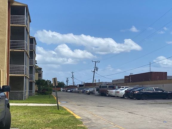 5th image of 3710 NW 21st St APT 408
