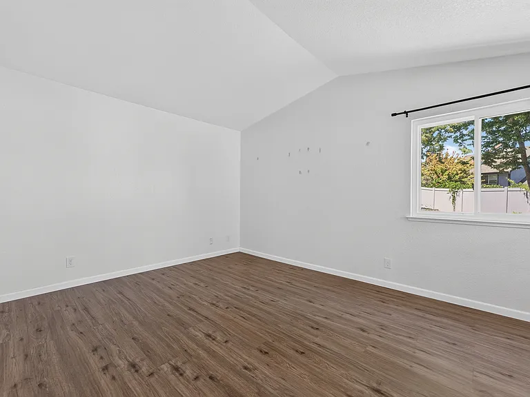 1118 Cresthaven Dr — Photo 18