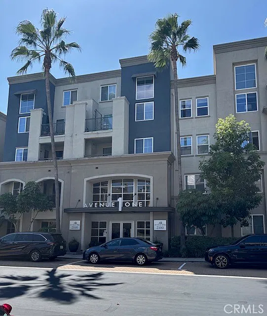 2 bed, 1038 sqft, $3,400 — Photo 1