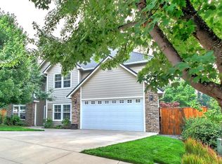 4592 Wolf Run Dr, Medford, OR