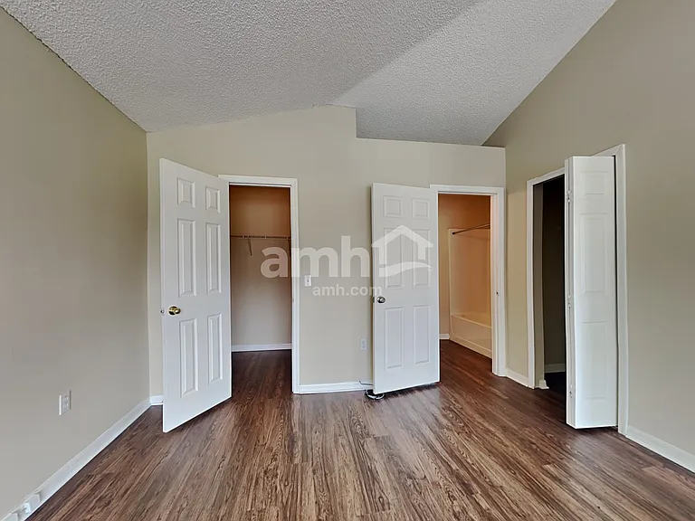 7405 Prosperity Park Rd N — Photo 8