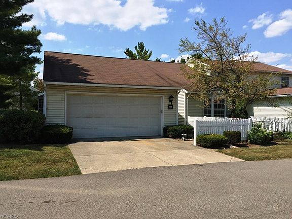 2nd image of 888 Lynnhaven Ln