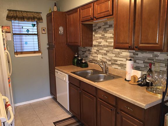 5th image of 609 Ridgeline Dr