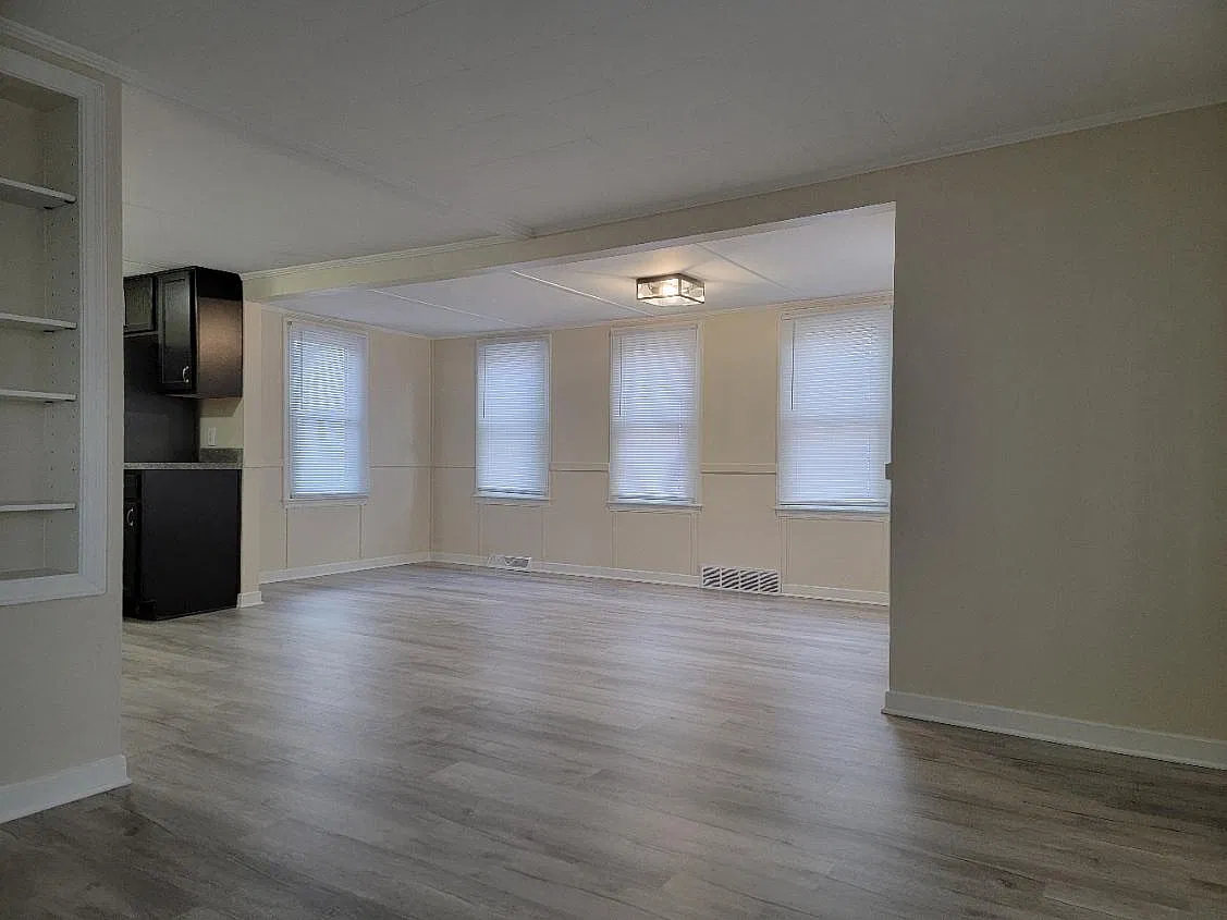 4 bed, 1616 sqft, $2,200 — Photo 4