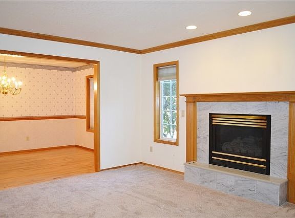 4th image of 3105 41st Way SE