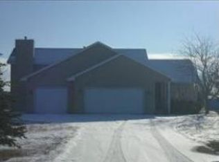 23535 Julie Ann Dr, Loretto, MN 55357