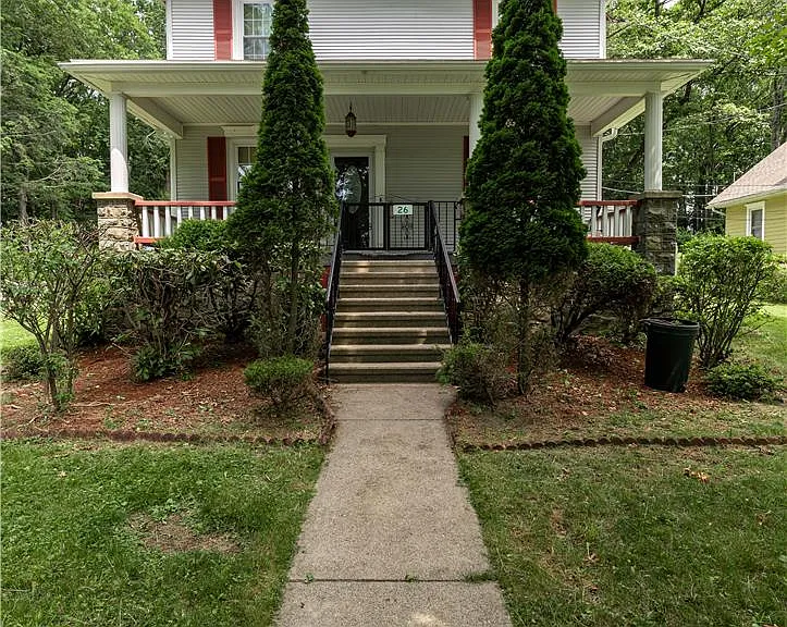 26 Center Ave — Photo 27