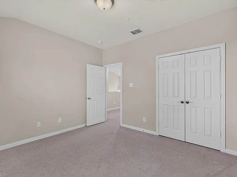 8712 San Bernard St — Photo 15