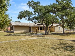 711 N Creek Rd, Comfort, TX 78013