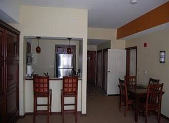 4th image of 301/303 Tamarack Clb