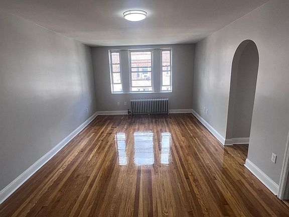 3rd image of 55 Sheridan Ave #B06