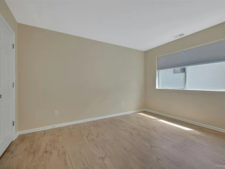 19 Edison Pl #2 — Photo 10