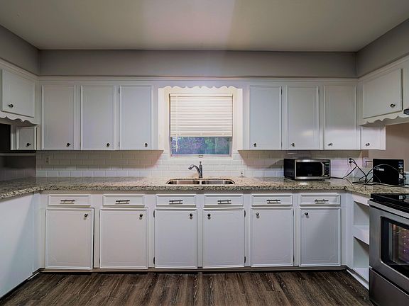 2nd image of 14435 Hillsboro St #12767969