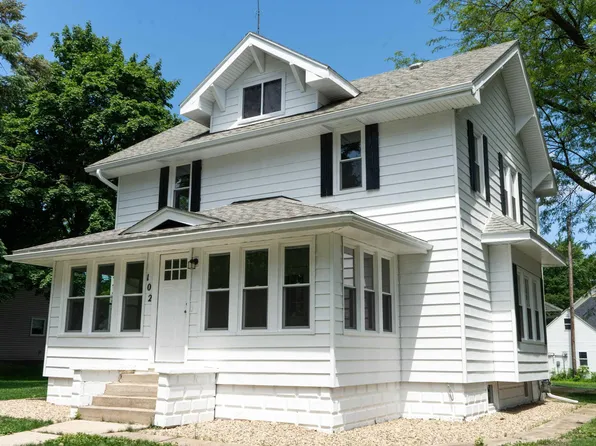 102 3rd Ave SW, Pocahontas, IA 50574