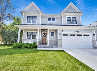 1735 Chapel Ct, Northbrook, IL 60062