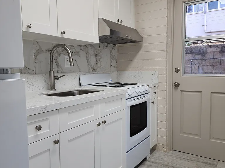 321 California Ave #5 — Photo 7