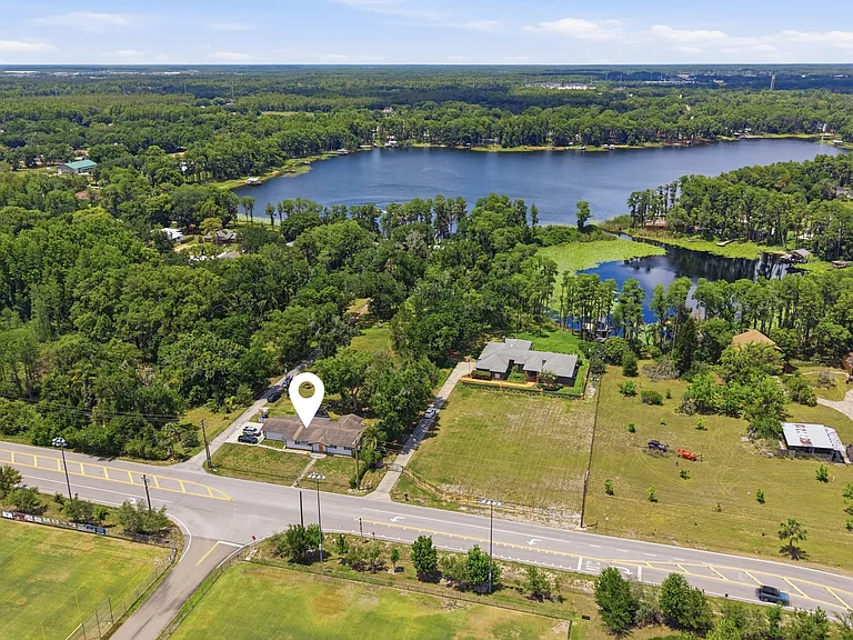 521 W Lutz Lake Fern Rd — Photo 28