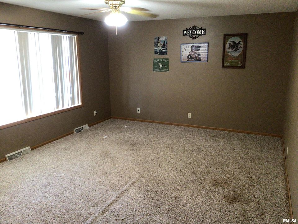 2218 S Thompsonville Rd, Thompsonville, IL 62890 Zillow