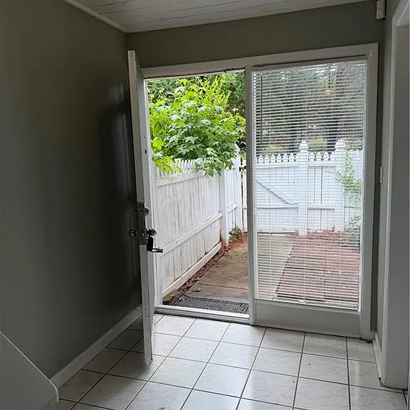 2638 Briarwood Dr SE — Photo 10