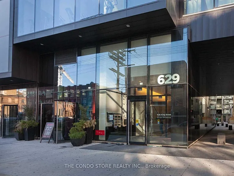 629 King St W #420 — Photo 1