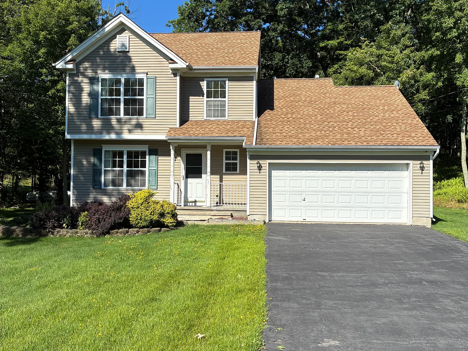 3 bed, 2.5 bath, 1576 sqft, $2,200 — Photo 1