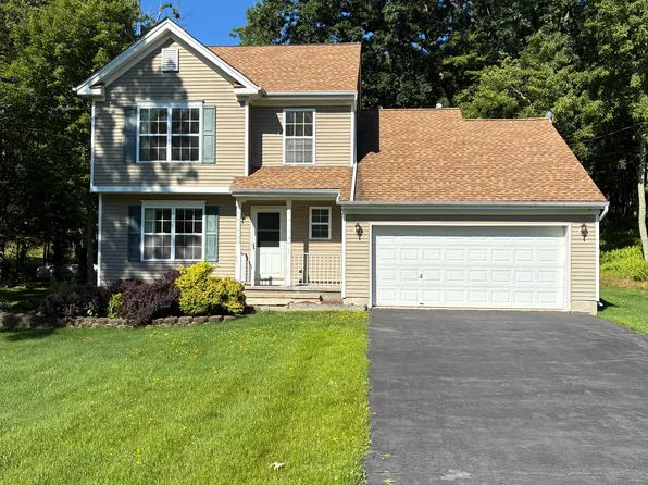 1010 Dorset Dr, Bushkill, PA 18324