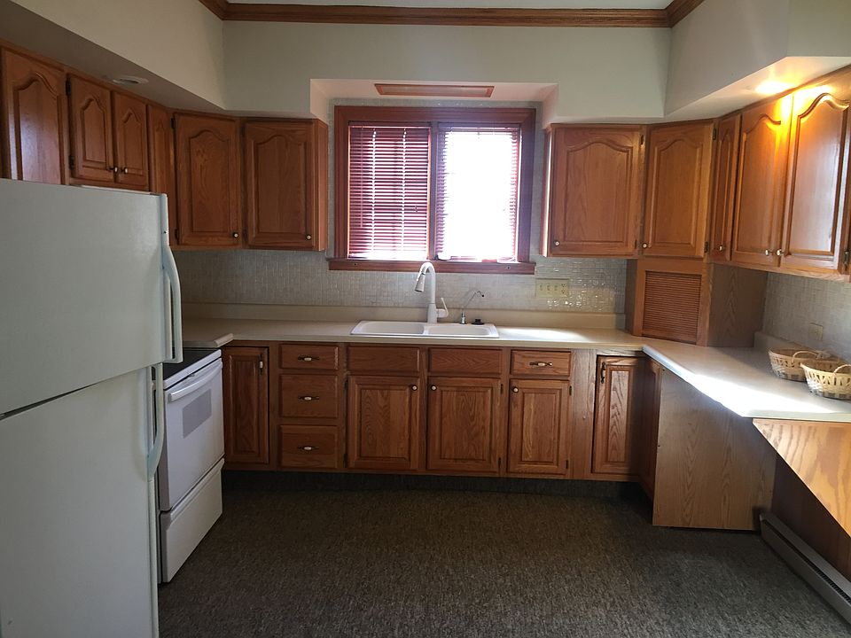 1st image of 719 W Chestnut St