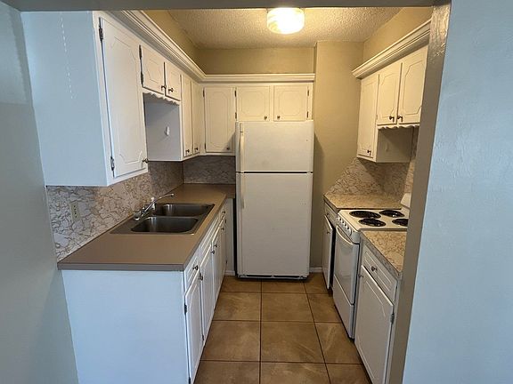 4th image of 6405 NW 41st St #2