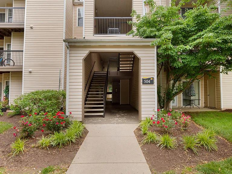 Saybrooke Apartments — Photo 8