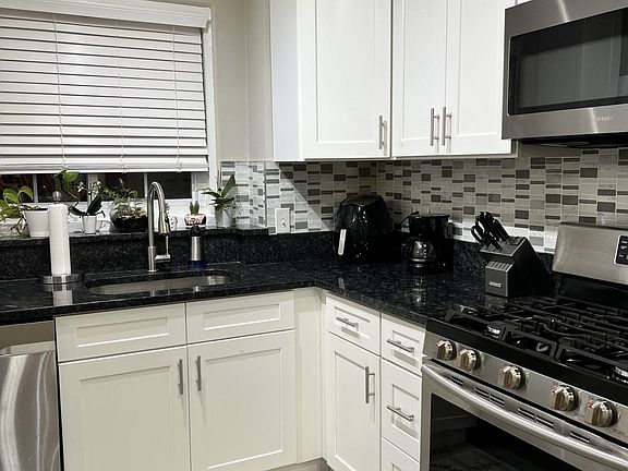 3rd image of 3322 Martha Custis Dr