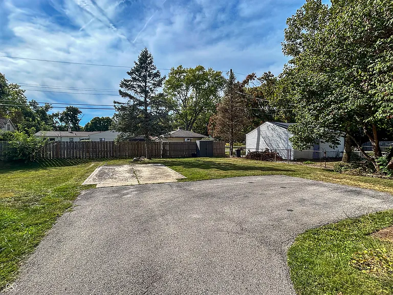 5846 N Keystone Ave — Photo 4