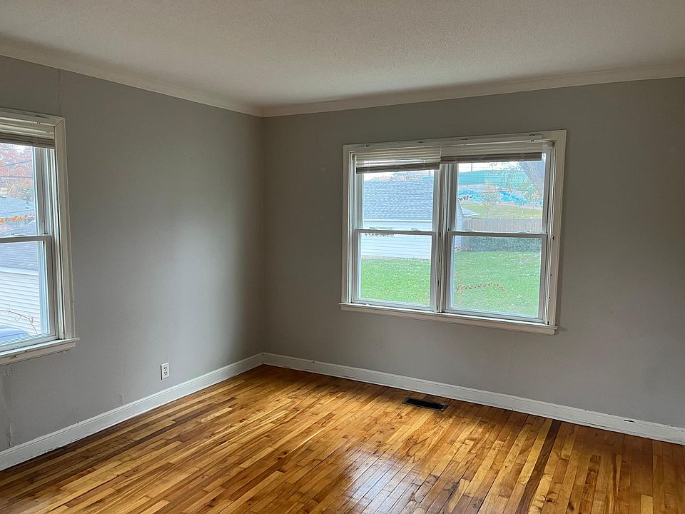 1st image of 1643 5th St E #2
