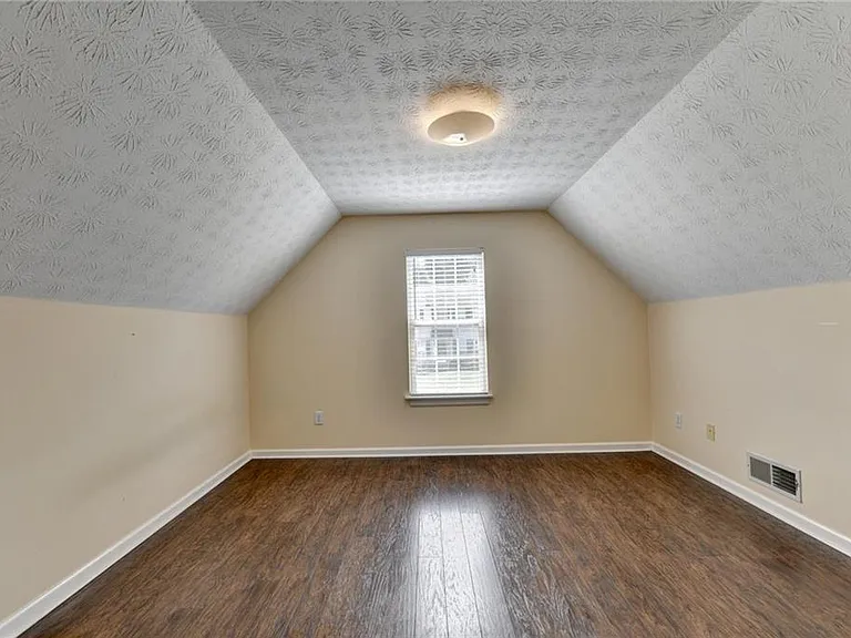 3380 McClure Woods Dr — Photo 34