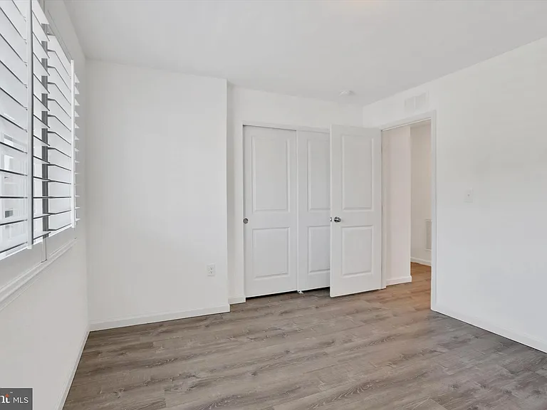 28 Long Bend Dr — Photo 21