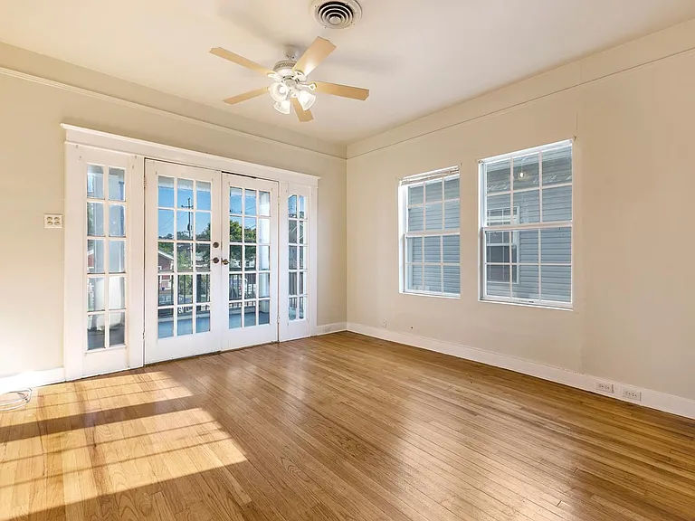 306 Homedale St #UPPER — Photo 4