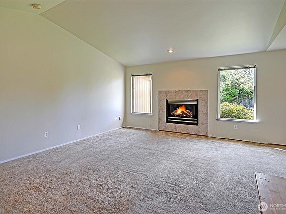 5th image of 1882 Edgewood Drive