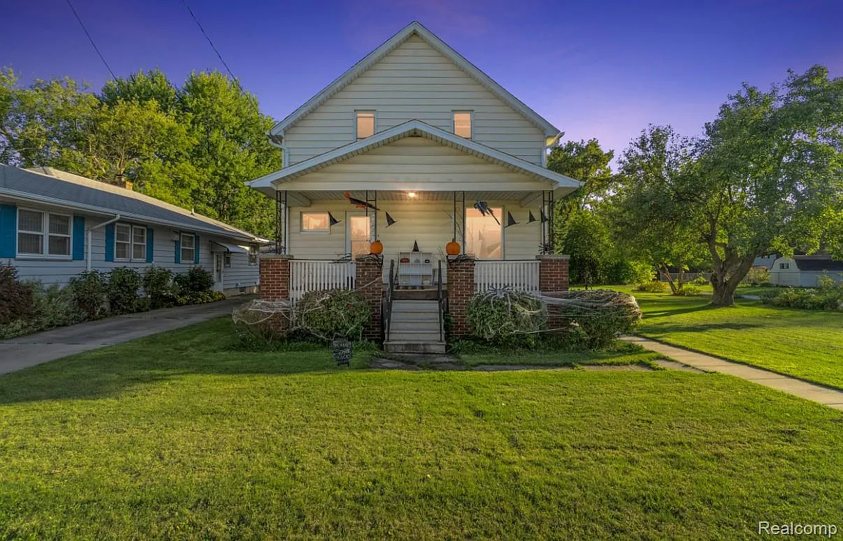 2028 Kosciuszko Ave photo 1